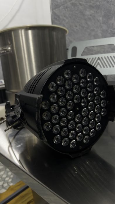 Продается световые приборы в хорошем качестве.