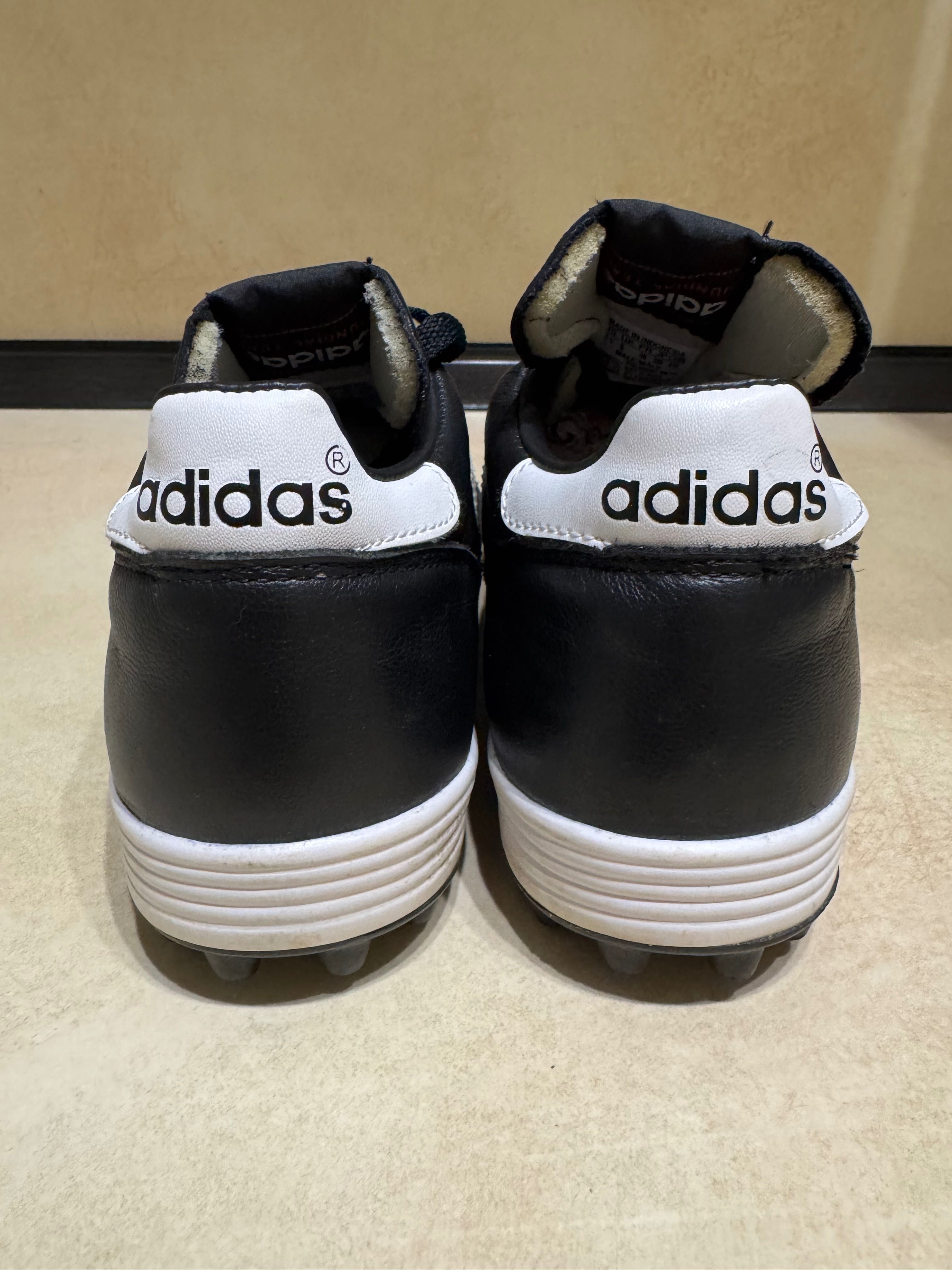 Adidas MUNDIAL Team Soccer Shoes.