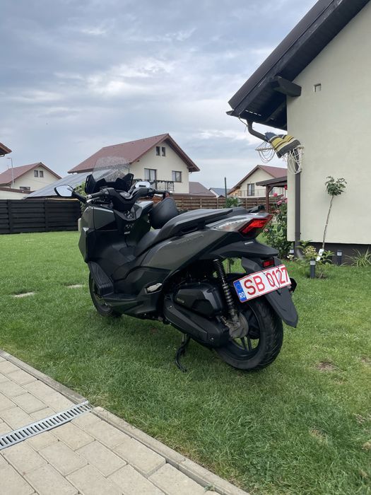 Honda forza 125