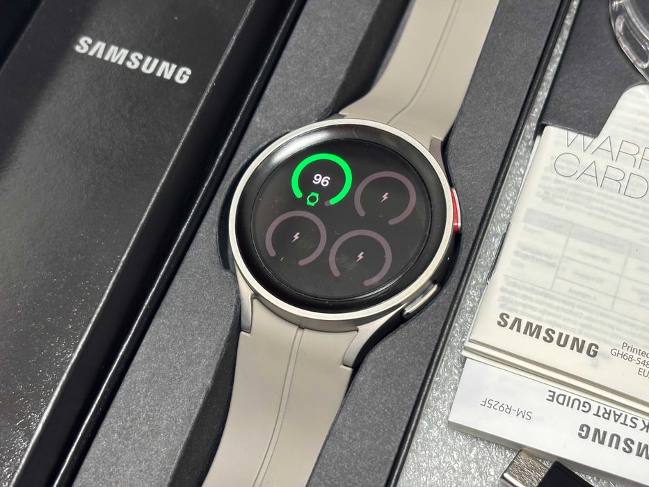 КАТО НОВ! Смарт часовник Samsung Galaxy Watch5 Pro 45mm Gray Titanium