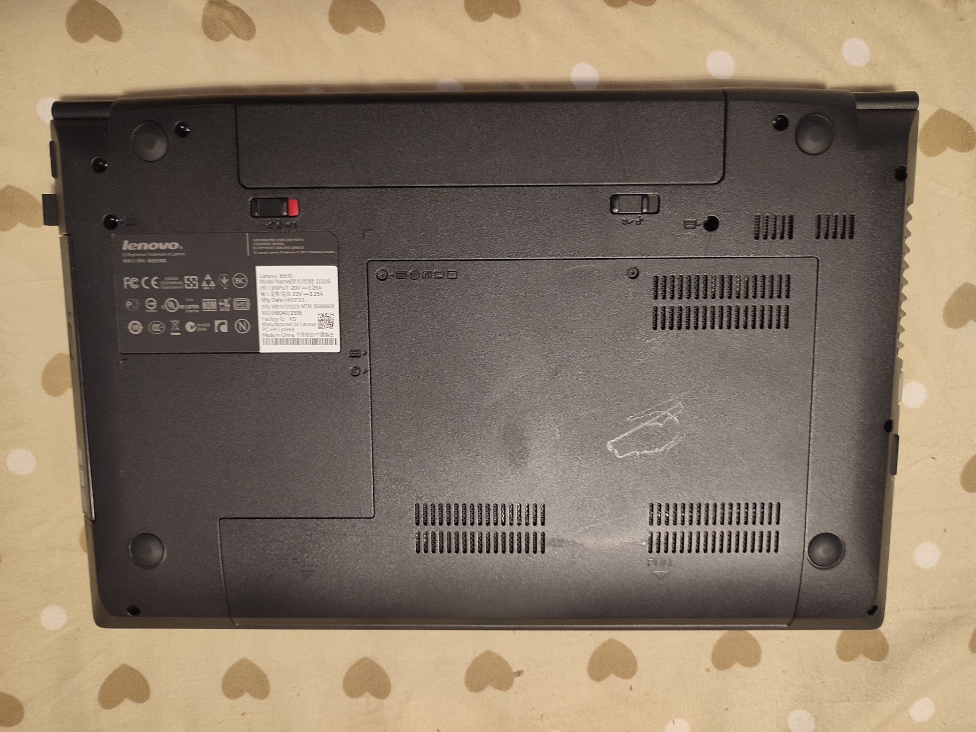 Vand Laptop Lenovo B590