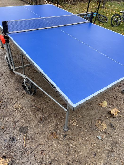 Masa de ping pong in stare foarte buna  foarte putin folosita.