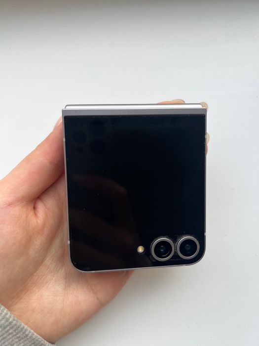 Samsung Galaxy Z Flip 6