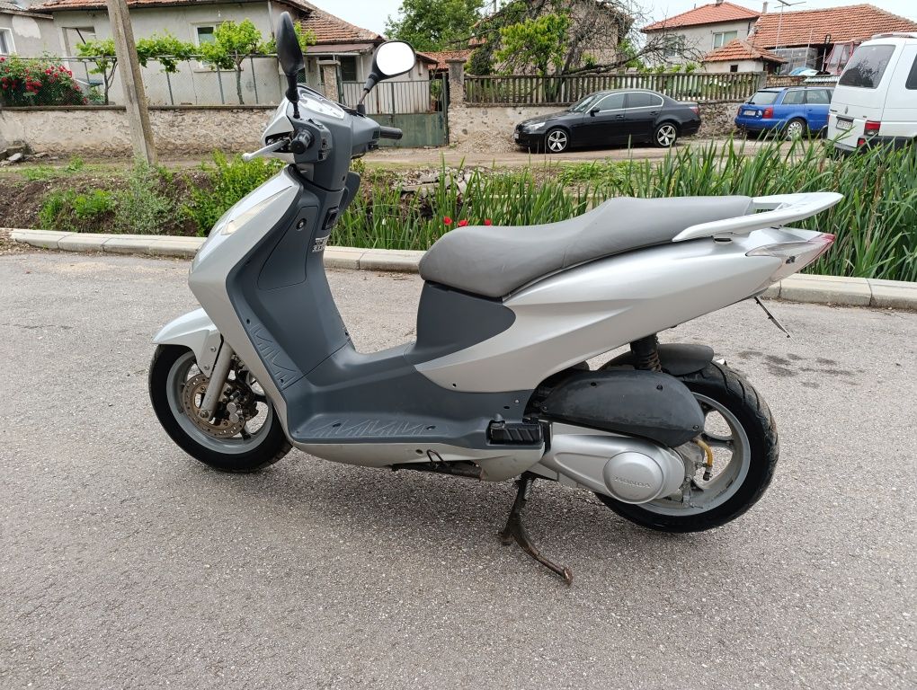 Продавам Хонда Дилън 150