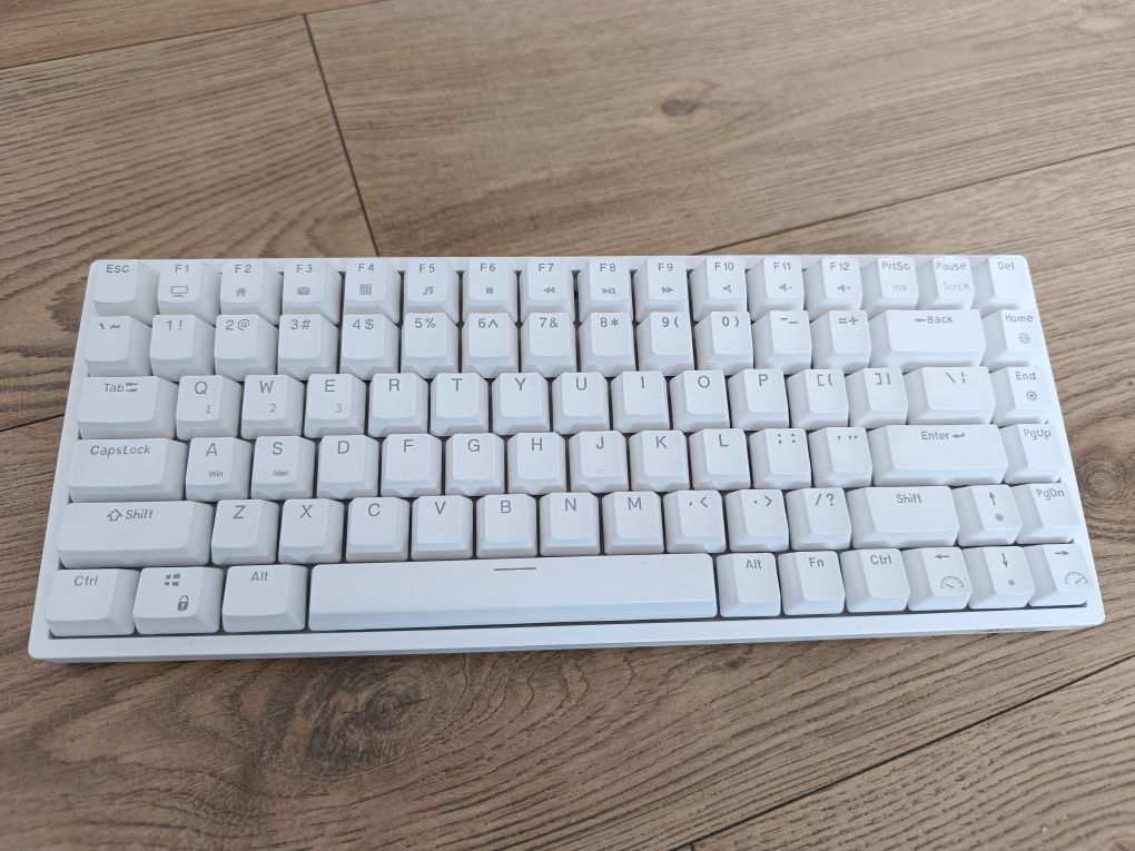 Tastatura mecanica RK84