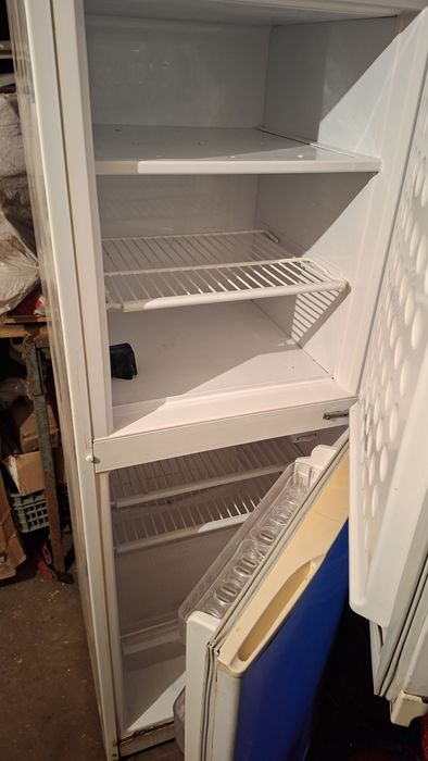 Холодильник  рабочий на запчасти