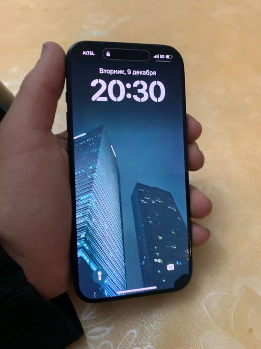Обмненяю айфон 15 про 128 акб 92