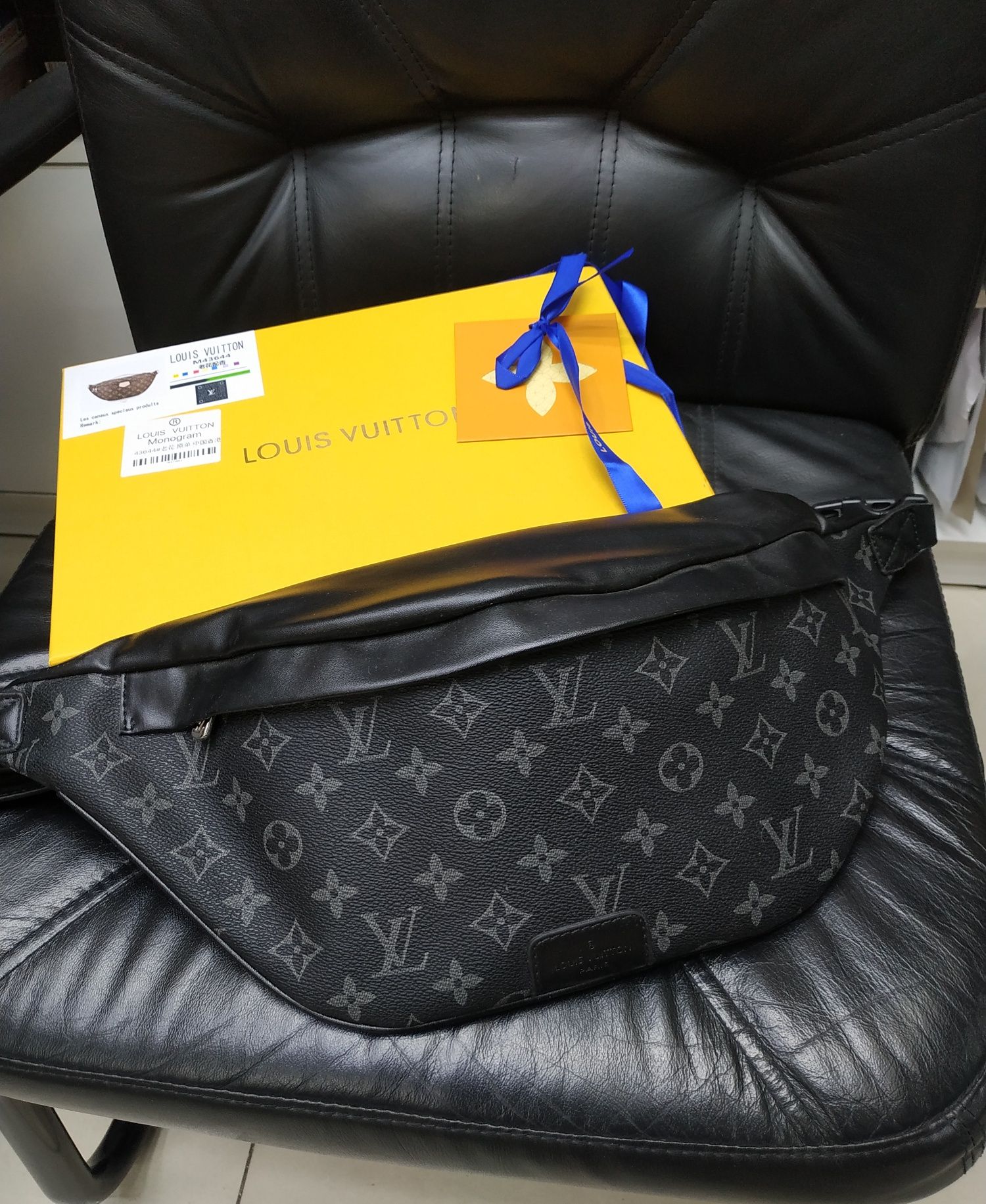 Мужская поясная  сумка Louis Vuitton в фирменной подарочной коробке