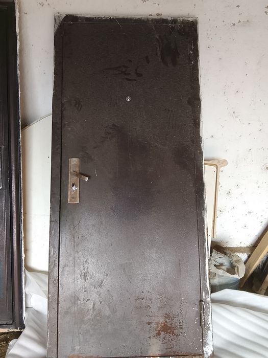 Темир есиктер сатылады.Б/у.