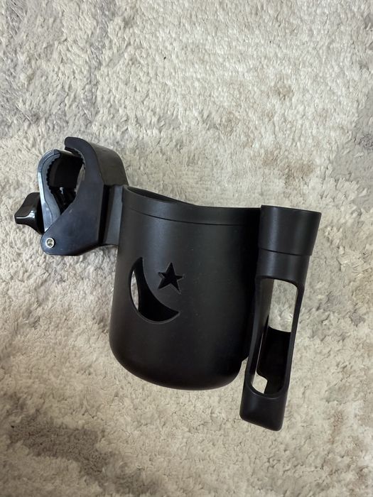 Cup and phone holder