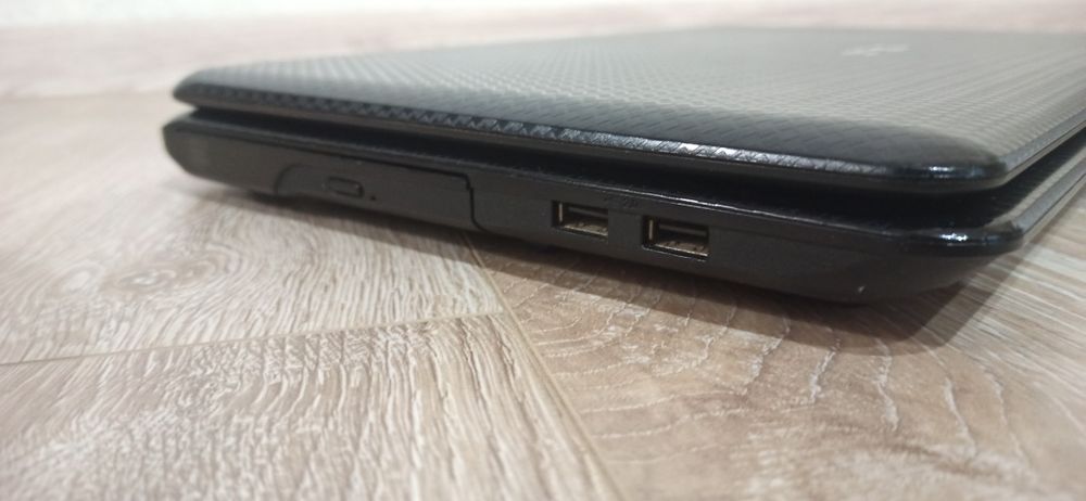 Лаптоп ASUS P50IJ