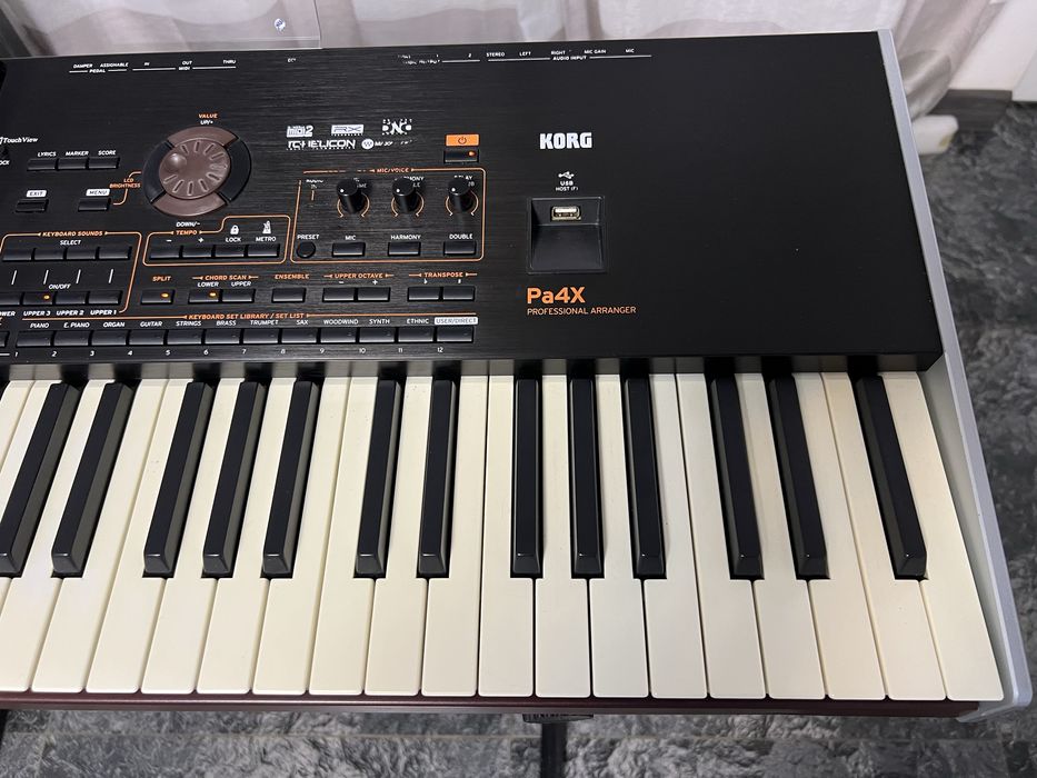 Korg Pa4x 76 International
