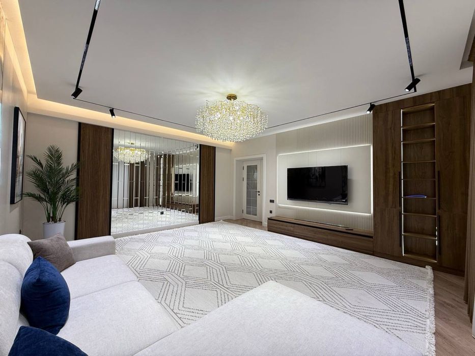 Ул, Тараса Шевченко! Сдается 4-х комнатная квартира в самом центре!