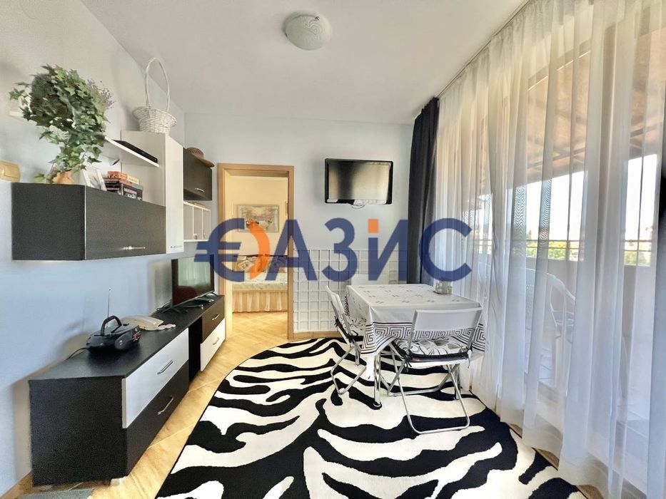 Продава се Двустаен апартамент в к.к. Слънчев бряг - 102 кв.м за 736 €/кв.м - Снимка #2