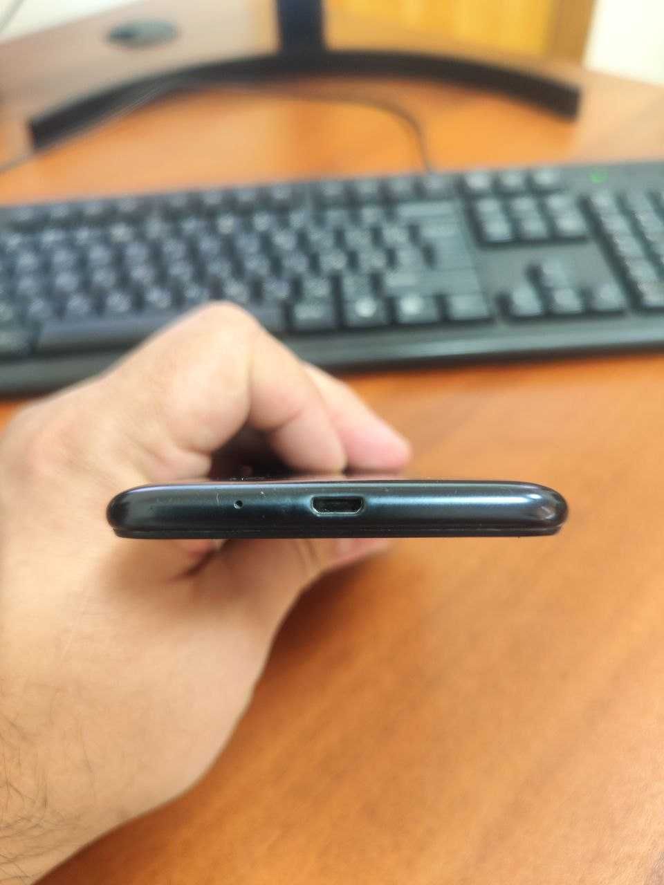 Продам Xiaomi Redmi 6 (64гб)