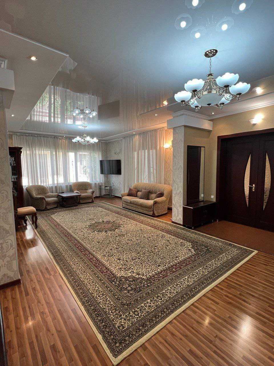 Продам участок с уютными 2-домами в Яккасарае/Таджикское посольство!!!