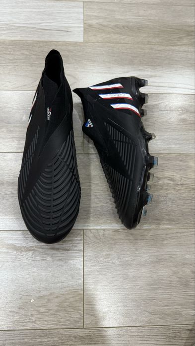 Бутсы Адидас Предатор новые !