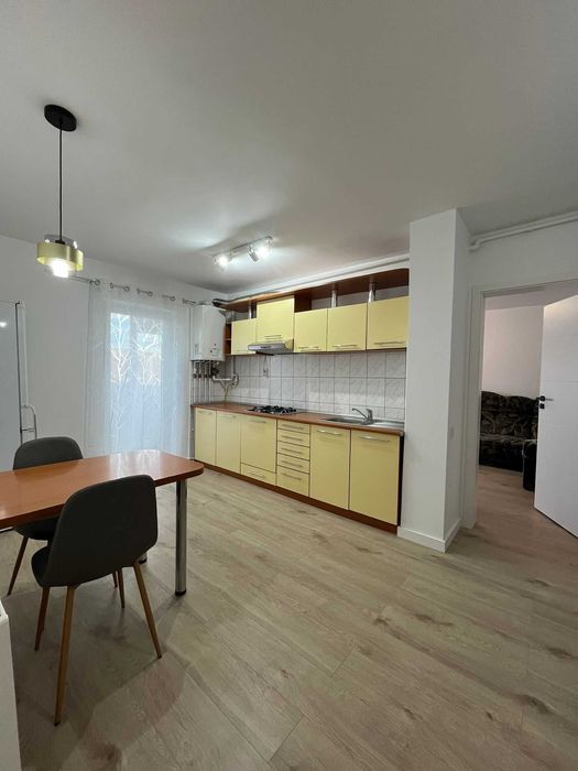 Pers fizica închiriez apartament 2 camere decomandat