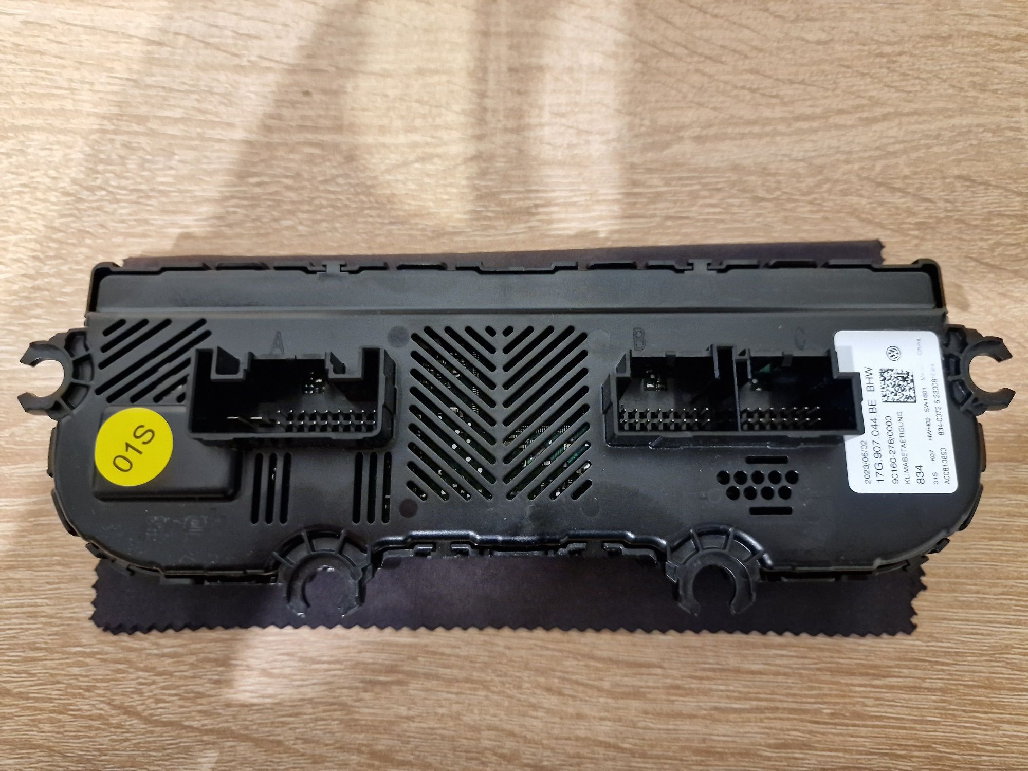 NOU ! Panou Climatronic FULL TOUCH LCD VW Golf 7 MK7.5 (an 2013 -2020)