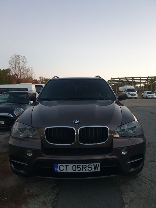 Bmw x5 xdrive fulll option! Motor nou! Vand/schimb cu teren