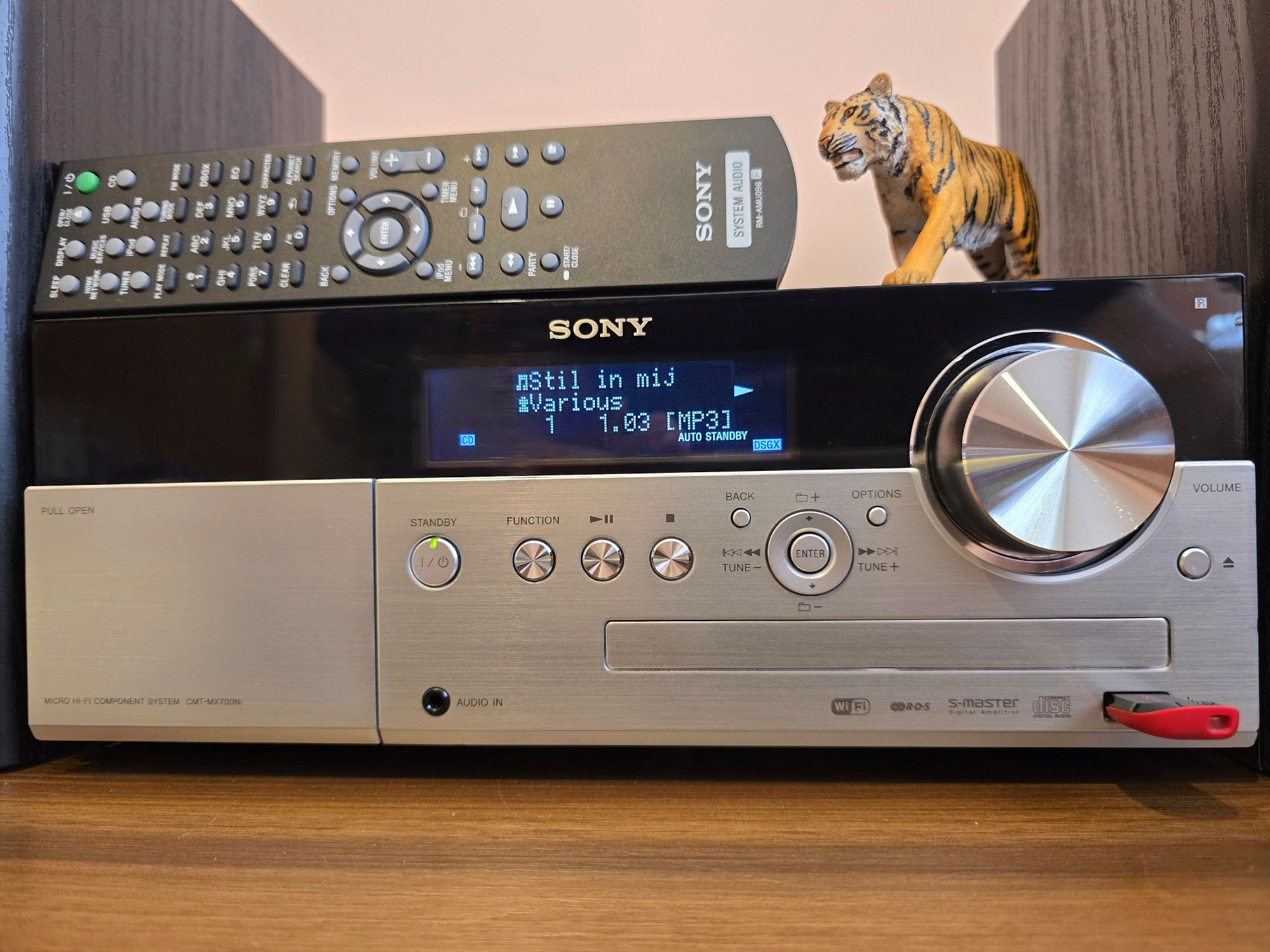 Sony CMT-MX700Ni. Capodoperă audio. Ca nou. Preț fix !