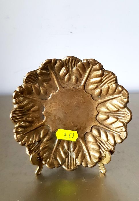 Farfurii decorative veche  din bronz