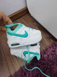 Adidasi Nike Air Max nr 21