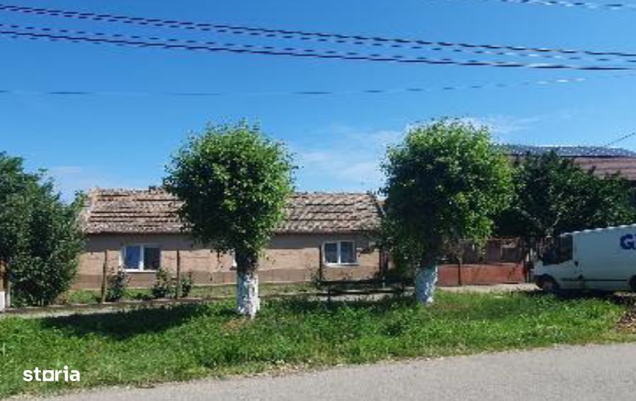 cota 1/2 din casa situata in loc. Carpinis, jud. Timis