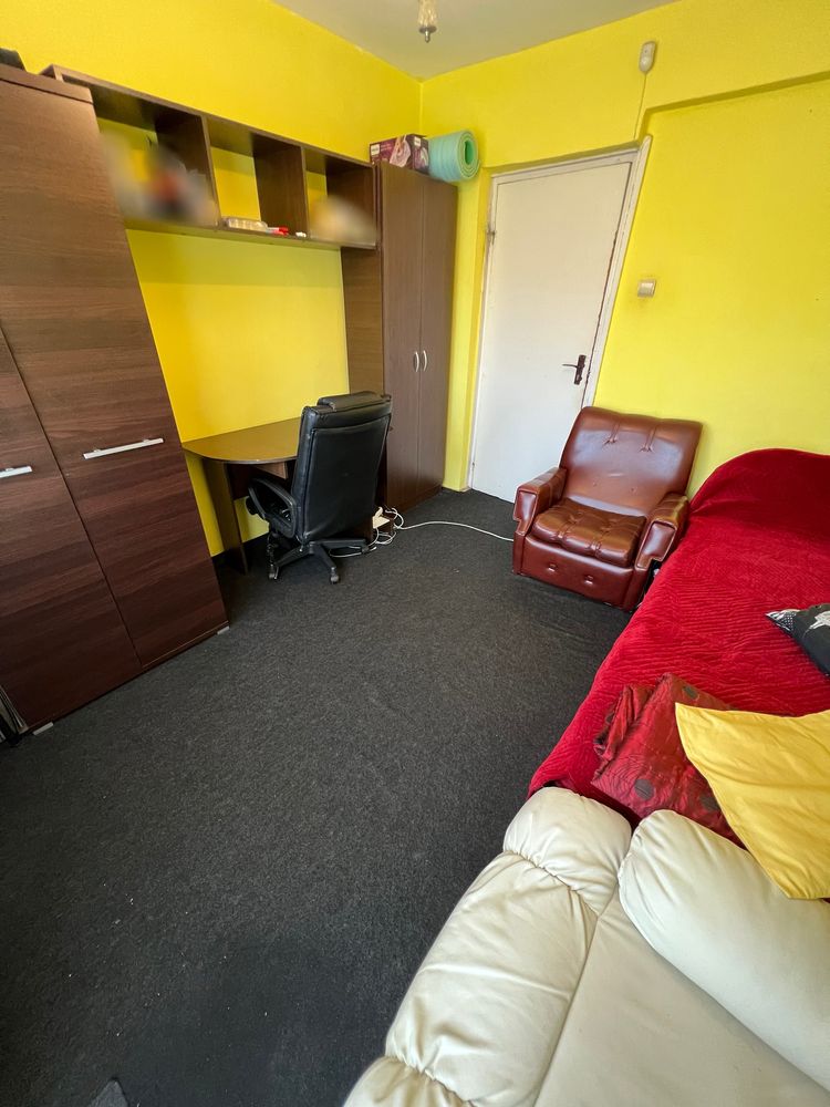 Inchiriez o cameră cu balcon, zona sens giratoriu Mărăști.
