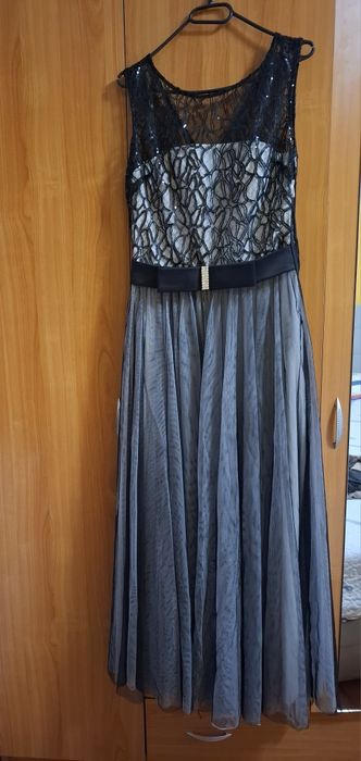 Vand rochie de ocazie!