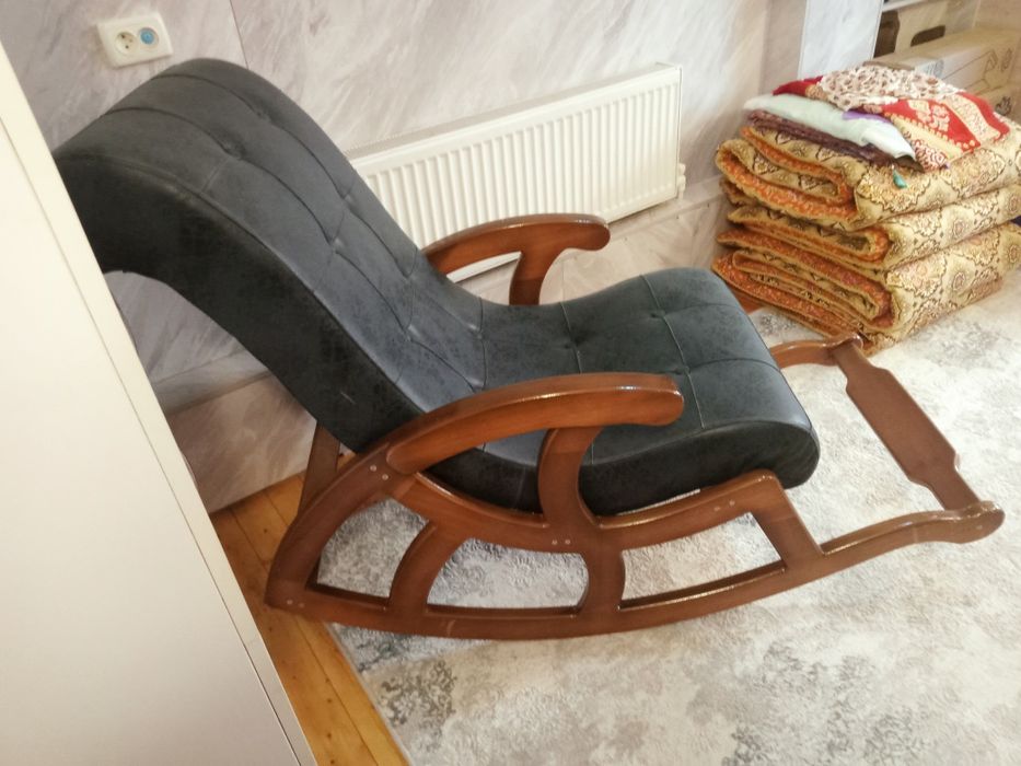 Кресло диван хорошим состояние как Новый