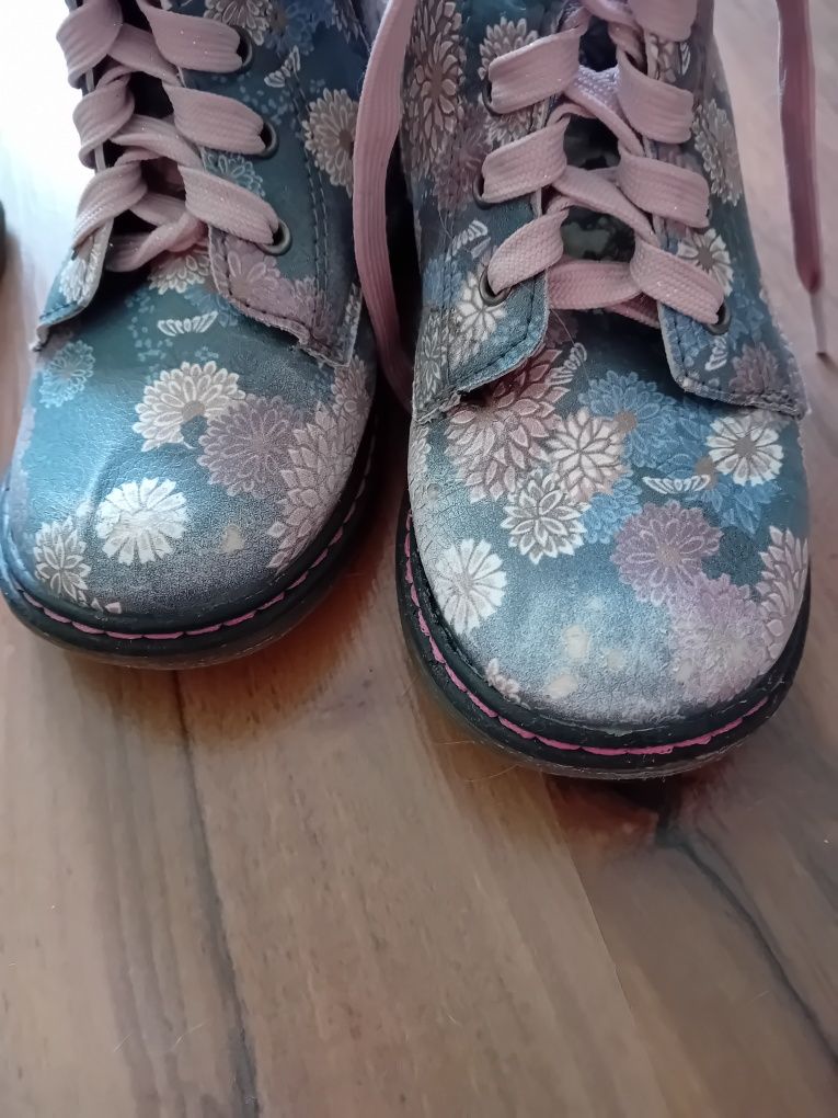Обувки за момичета
