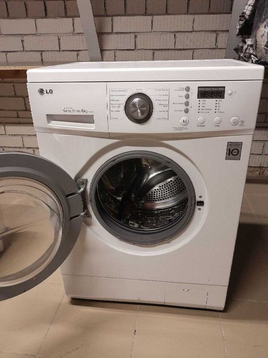 Продам стиральную машину на запчасти LG DD 6 кг