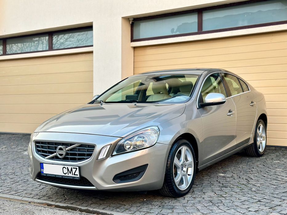 Volvo S60 1.6 Diesel SUMMUM Cutie Automata Piele Navi Camera