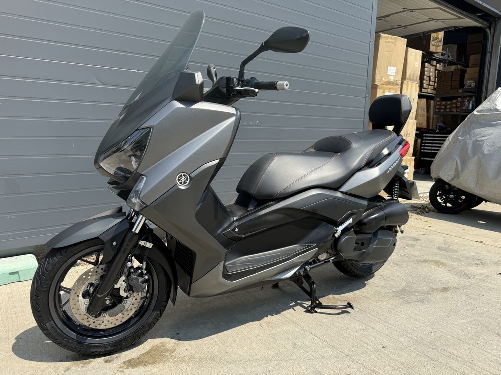 FunMoto vinde Yamaha XMax 125 permis Cat B