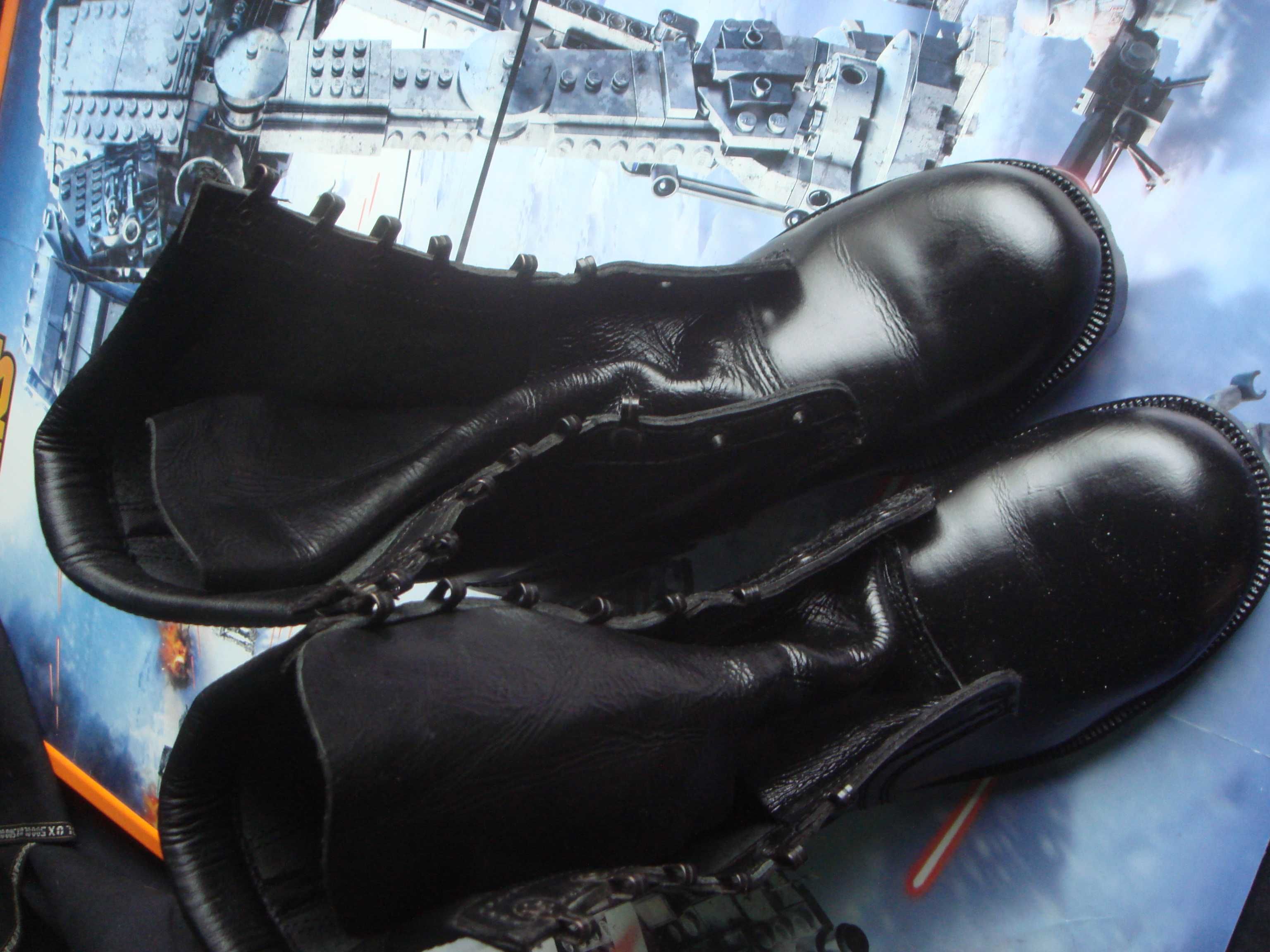 Берцы ботинки Кожа воловья США 41-42р кованными стальными петлями