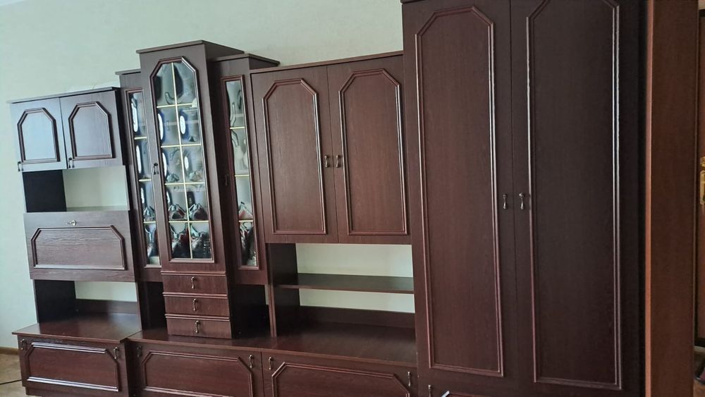 Продам стенку-горку