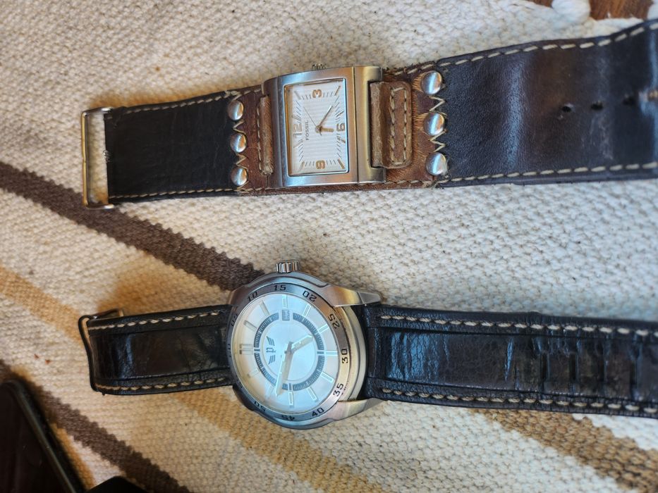 Ceas fossil si police