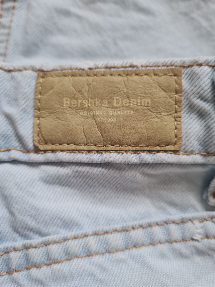 Дънки Bershka mom fit