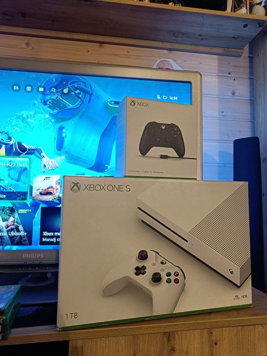 Xbox One S 1TB + 2 controllere