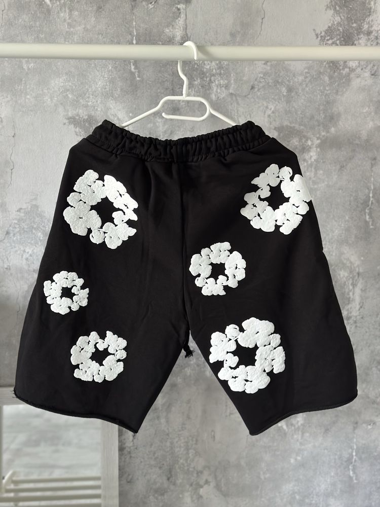 Pantaloni scurti Denim Tears amiri syna trapstar balenciaga