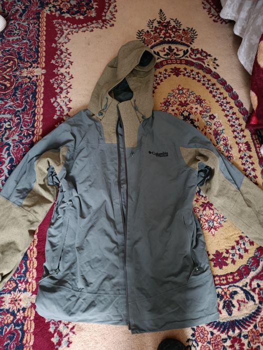 Vând geacă sport Columbia Titanium