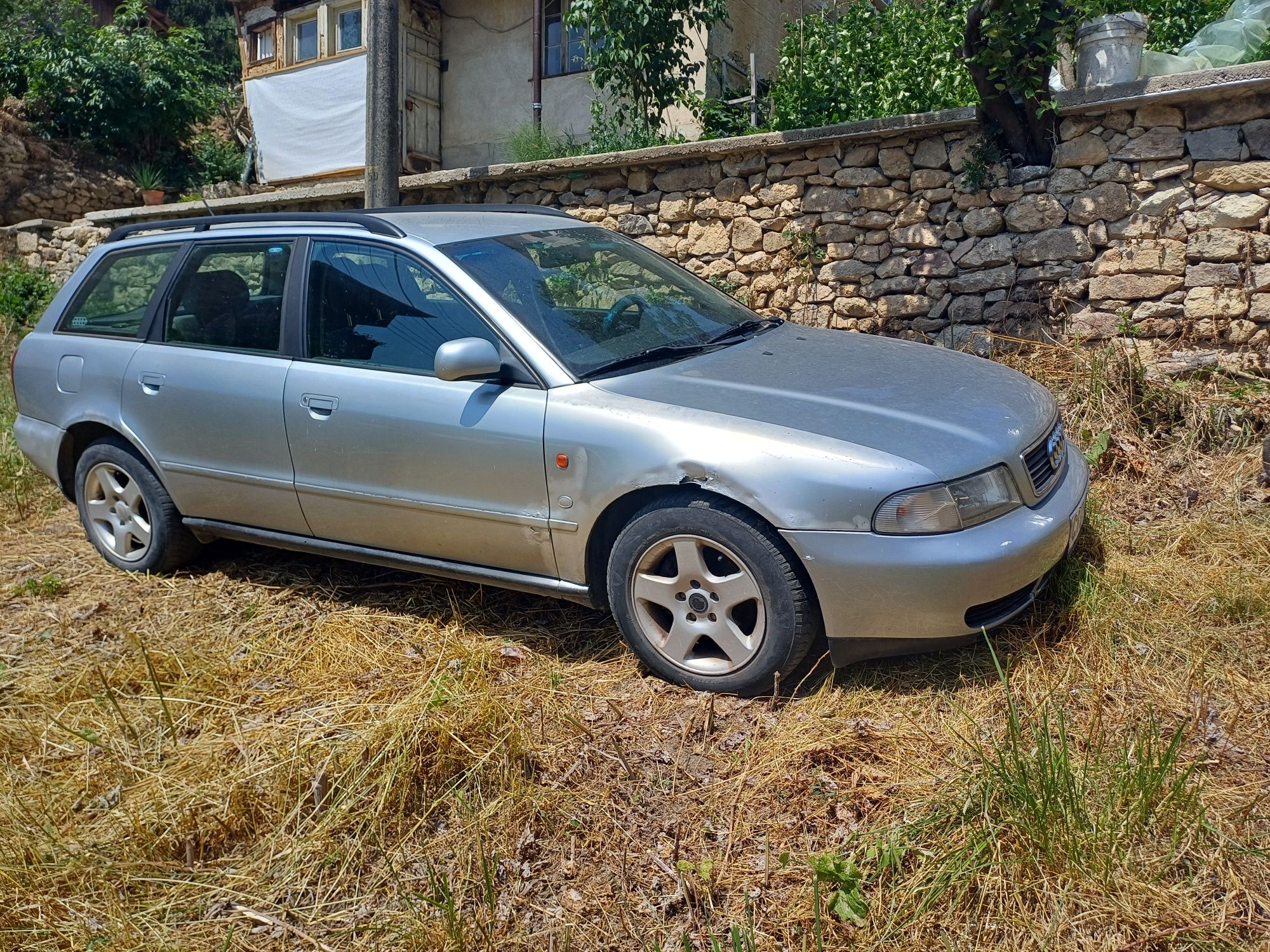 Продавам Ауди А4 В5 Авант 1,8 бензин 125 кс 1996 г. ЗА ЧАСТИ
