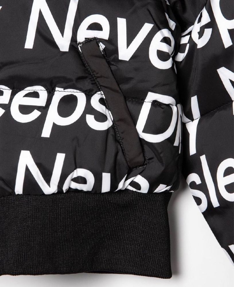 Яке DKNY унисекс черно с бели лого букви на бранда