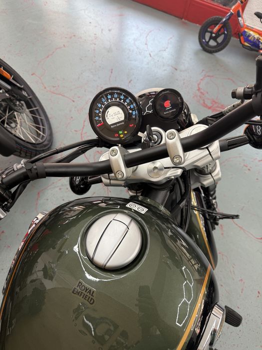 Royal Enfield Super Meteor 650 -GARANTIE-