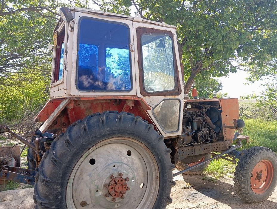 Yumuz  traktor sotiladi