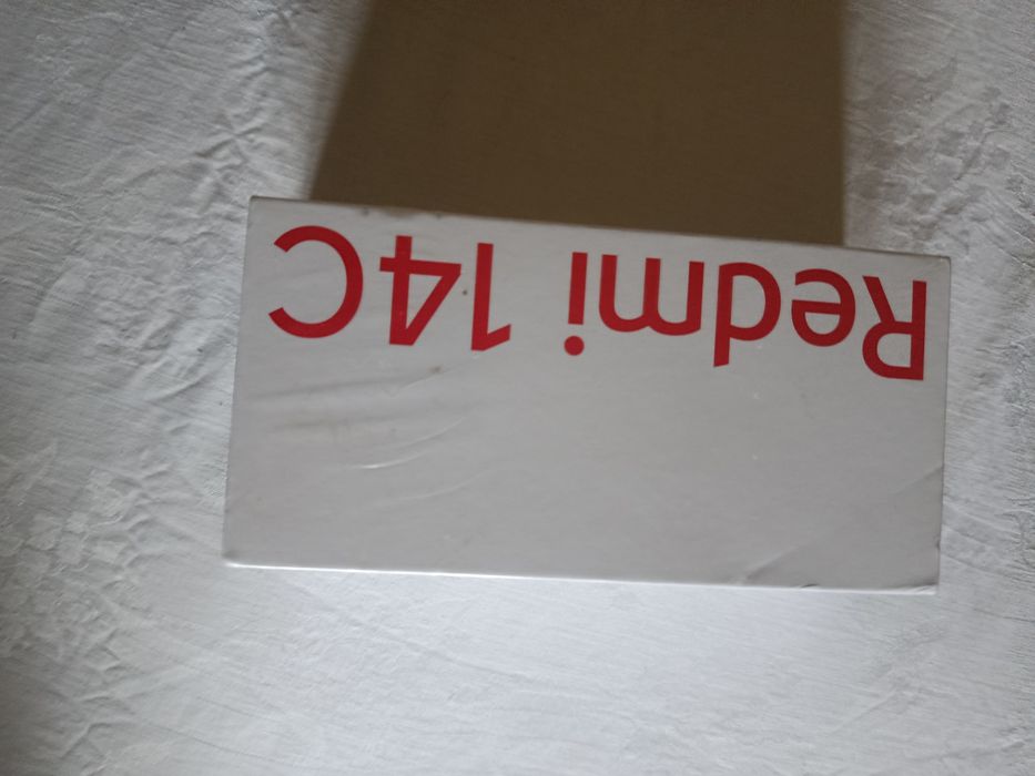 Telefoane noi sigilate