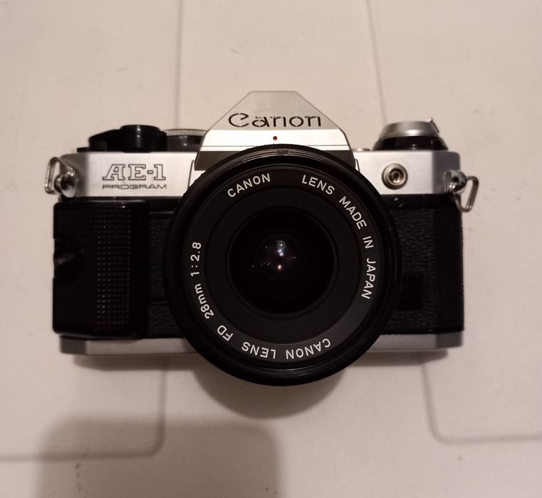 Aparat foto film Canon AE 1 Program + Canon FD 28mm f/2.8