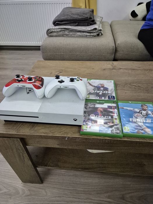 X Box one S   1 TB
