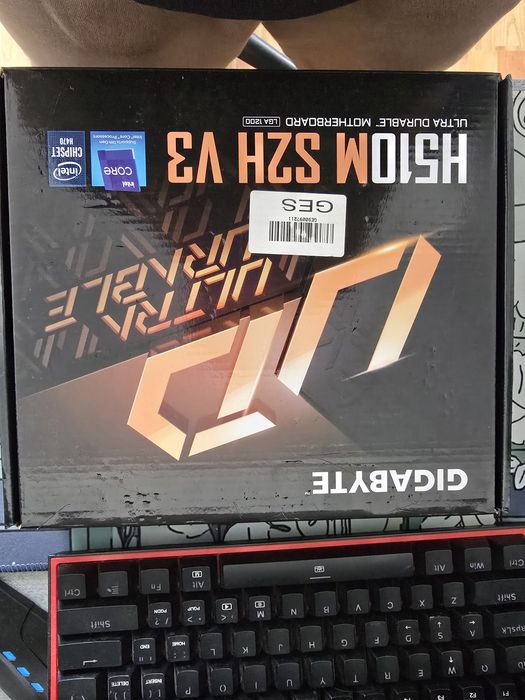 Se vinde placa de baza gigabyte h510m s2h v3